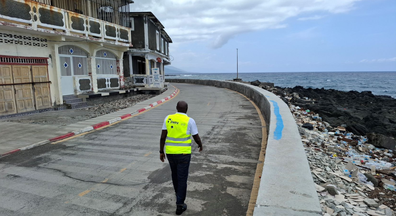 Presença num novo país: Comores